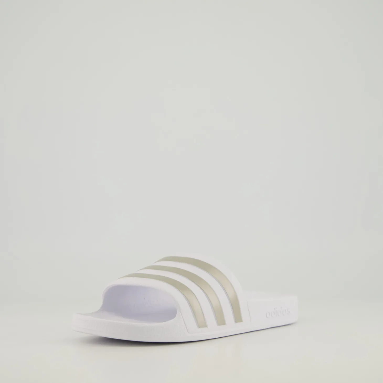 ADILETTE AQUA