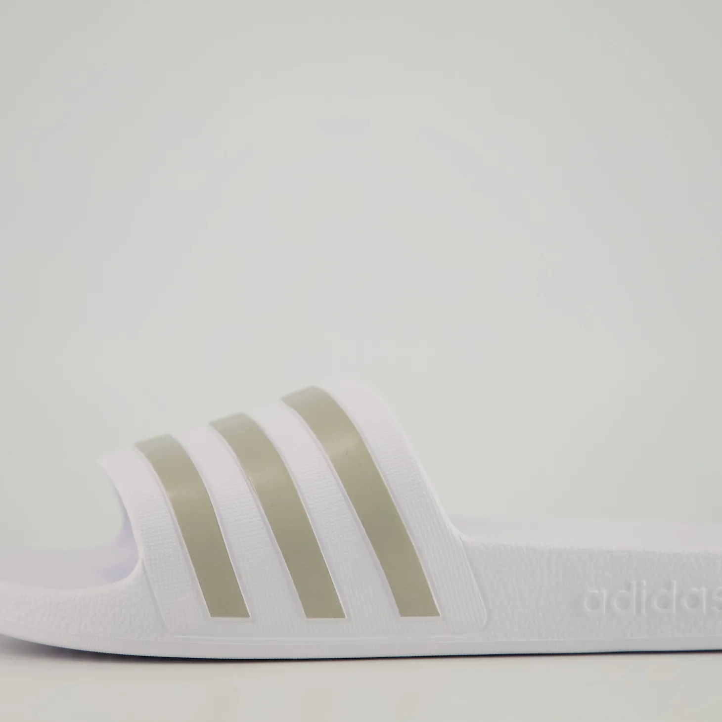 ADILETTE AQUA