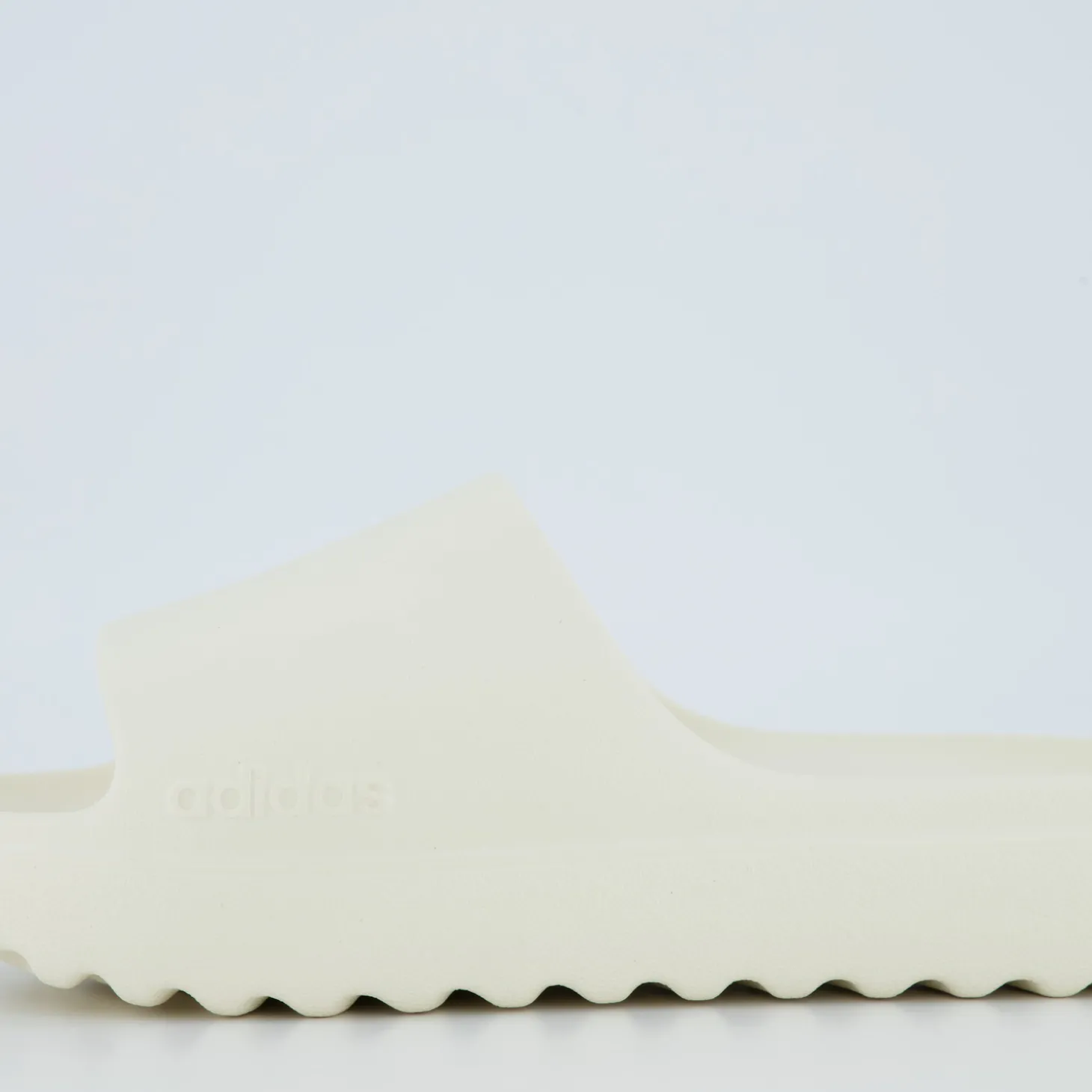 ADILETTE LUMIA