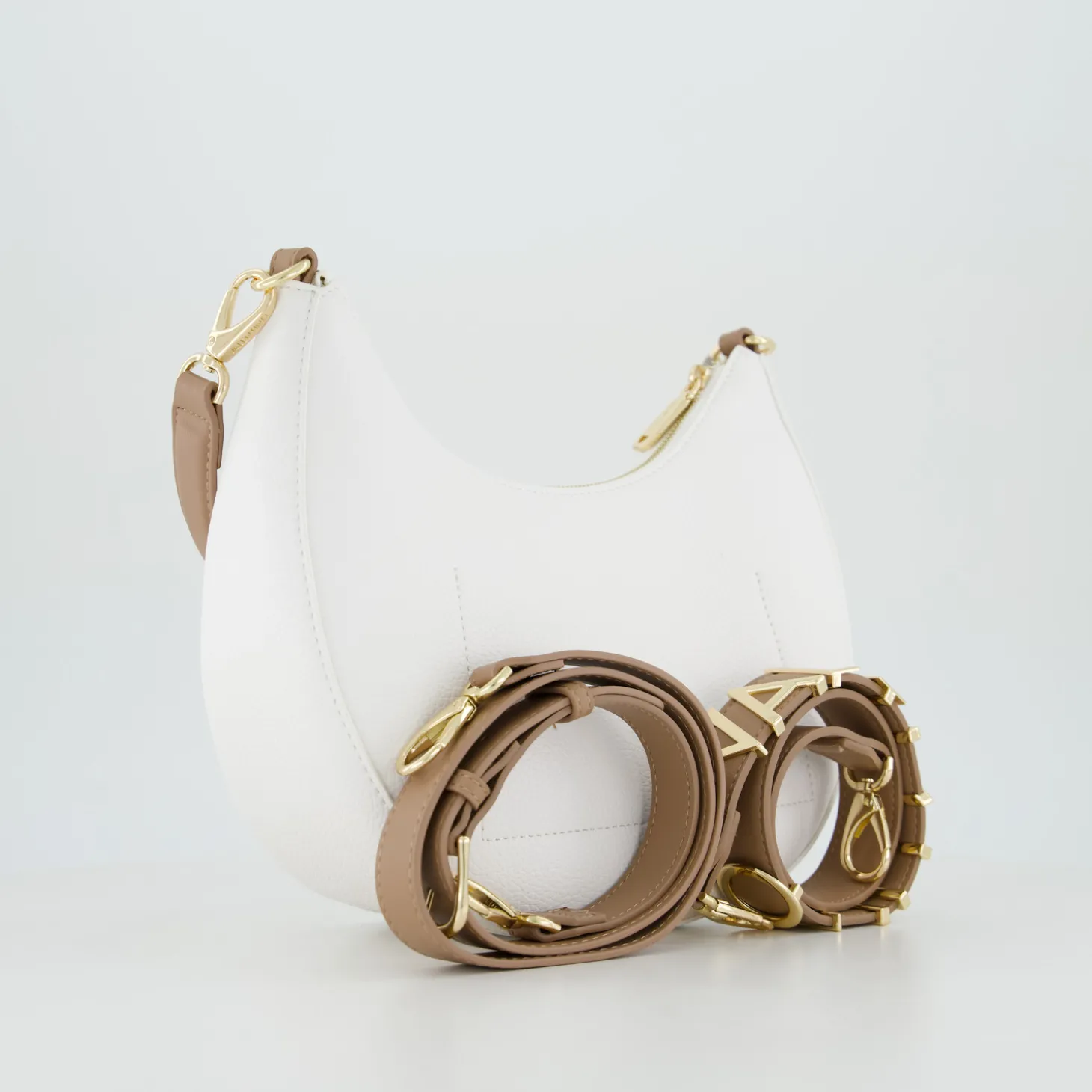 ALEXIA HOBO