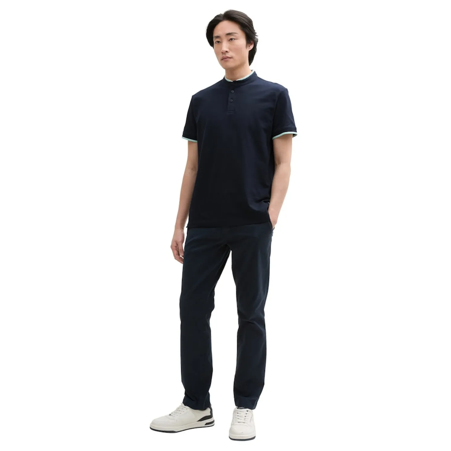 Detailed printed stand-up polo