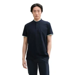 Detailed printed stand-up polo
