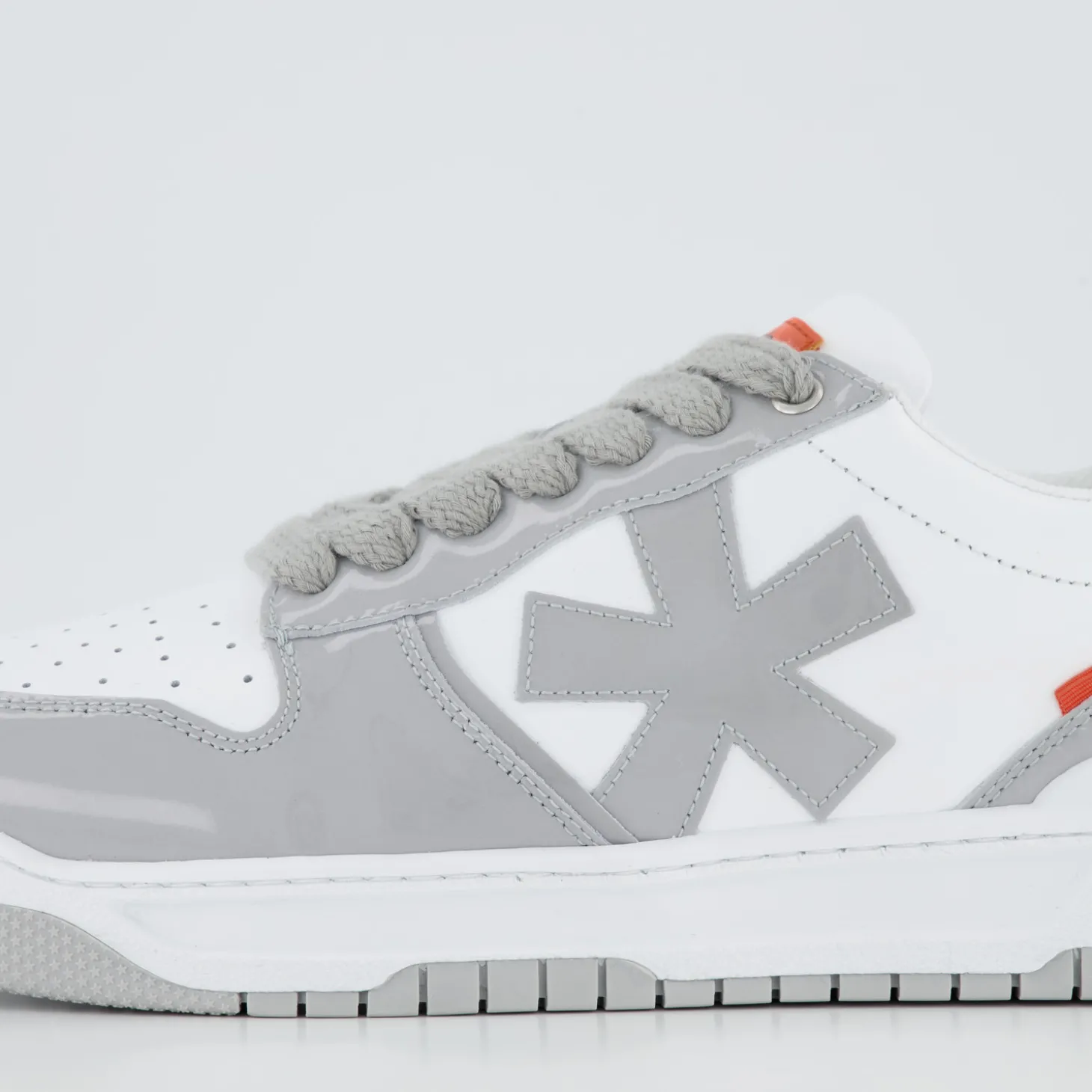 DREW - PATENT GREY / WHITE Lea