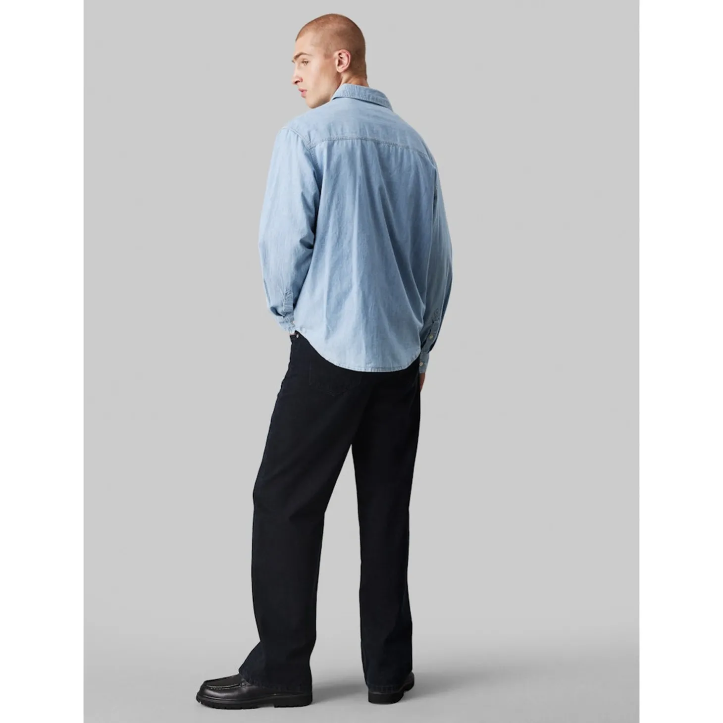 EASY CHAMBRAY SHIRT