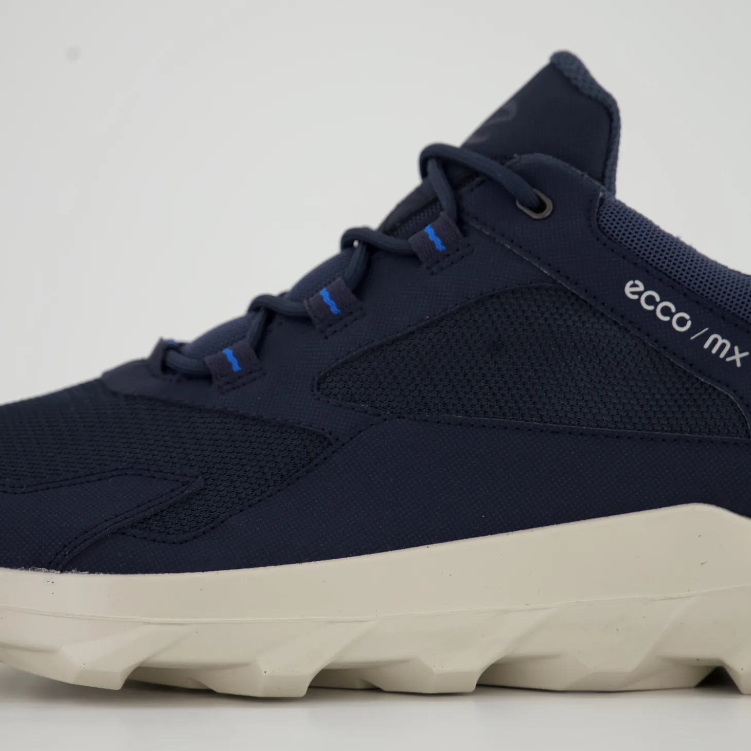 ECCO MX M