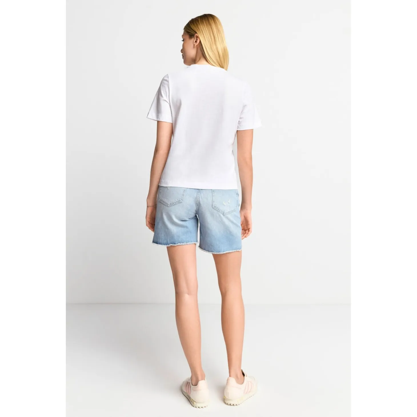 Elegant Fit T-Shirt Flip Flops