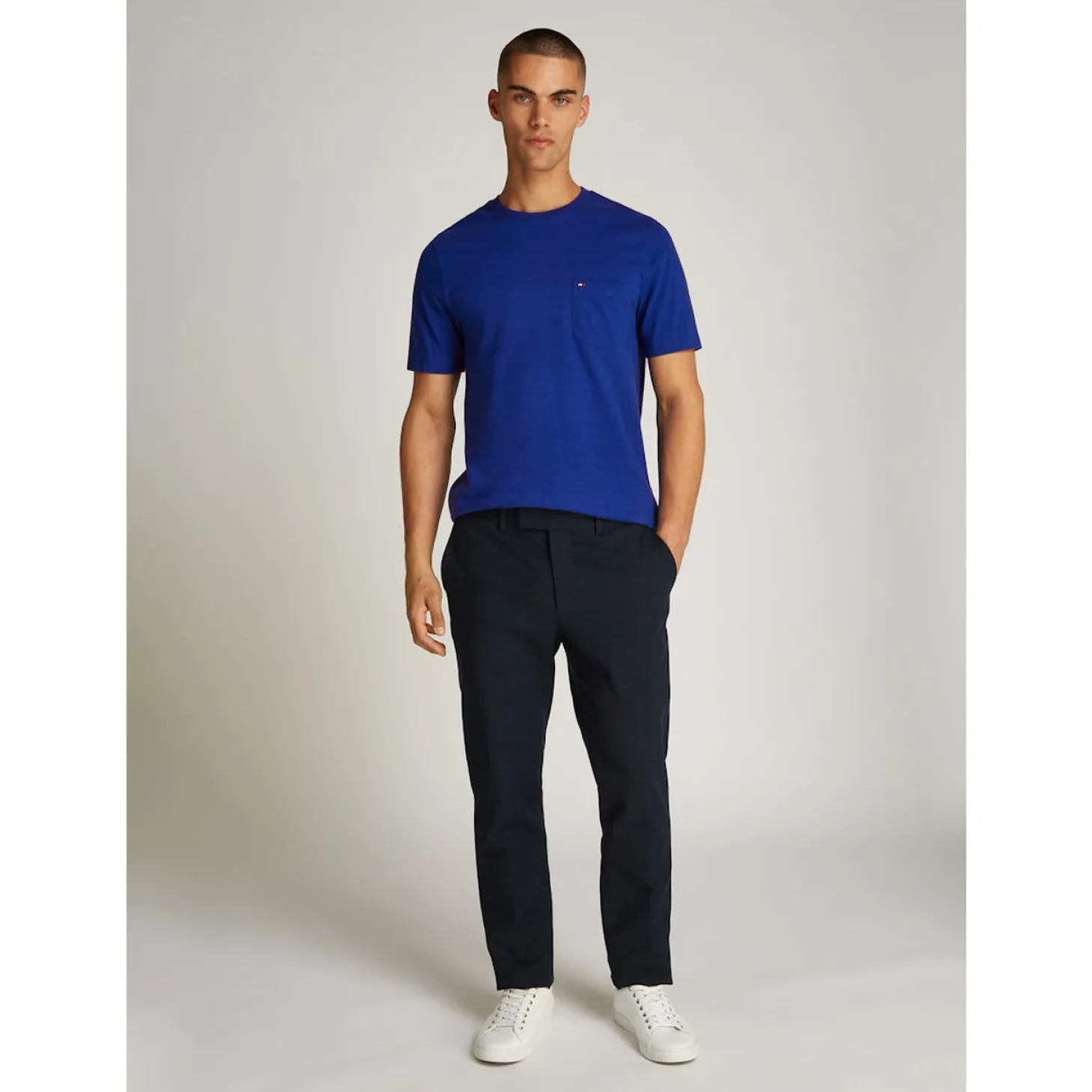 ESSENTIAL SOLID POCKET TEE
