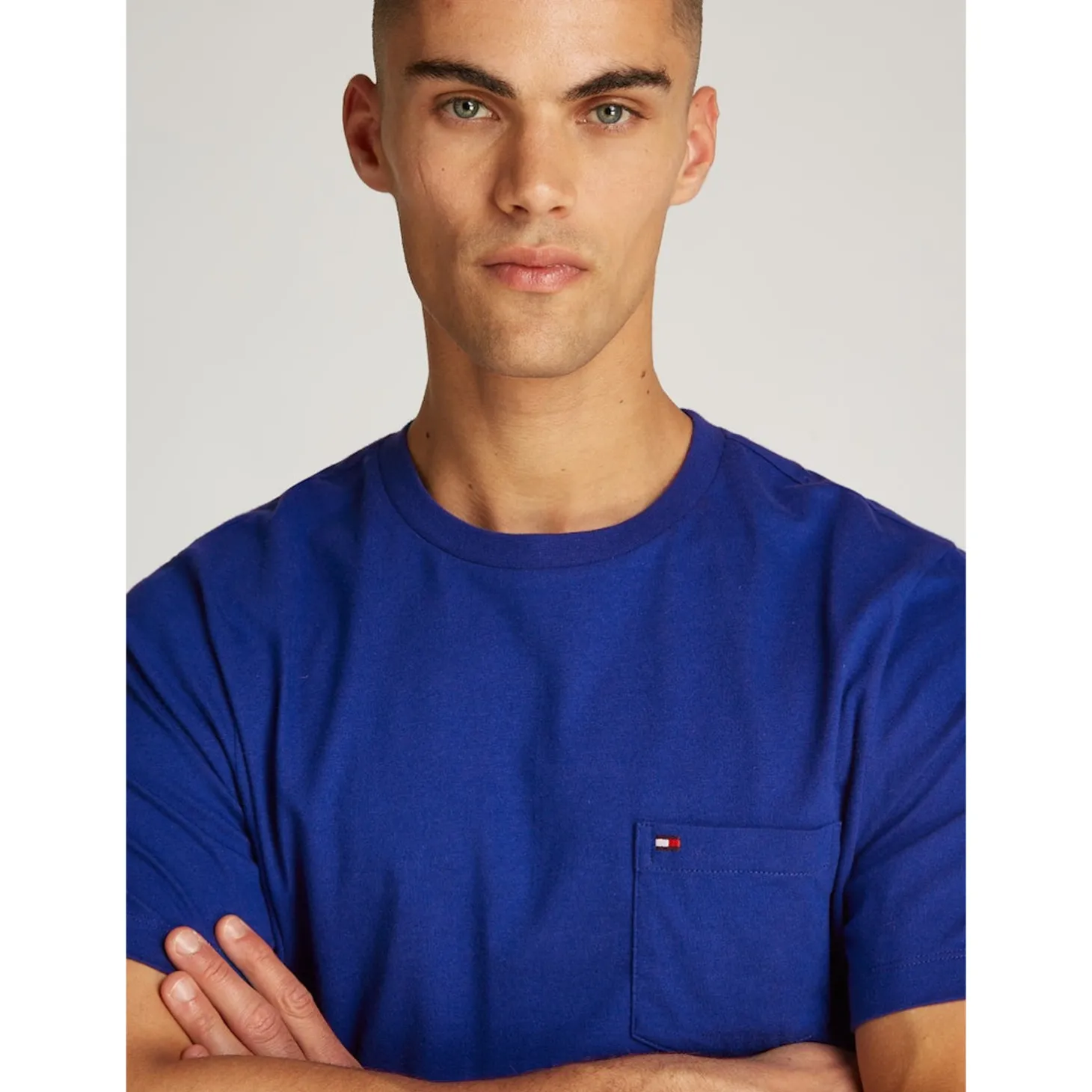 ESSENTIAL SOLID POCKET TEE