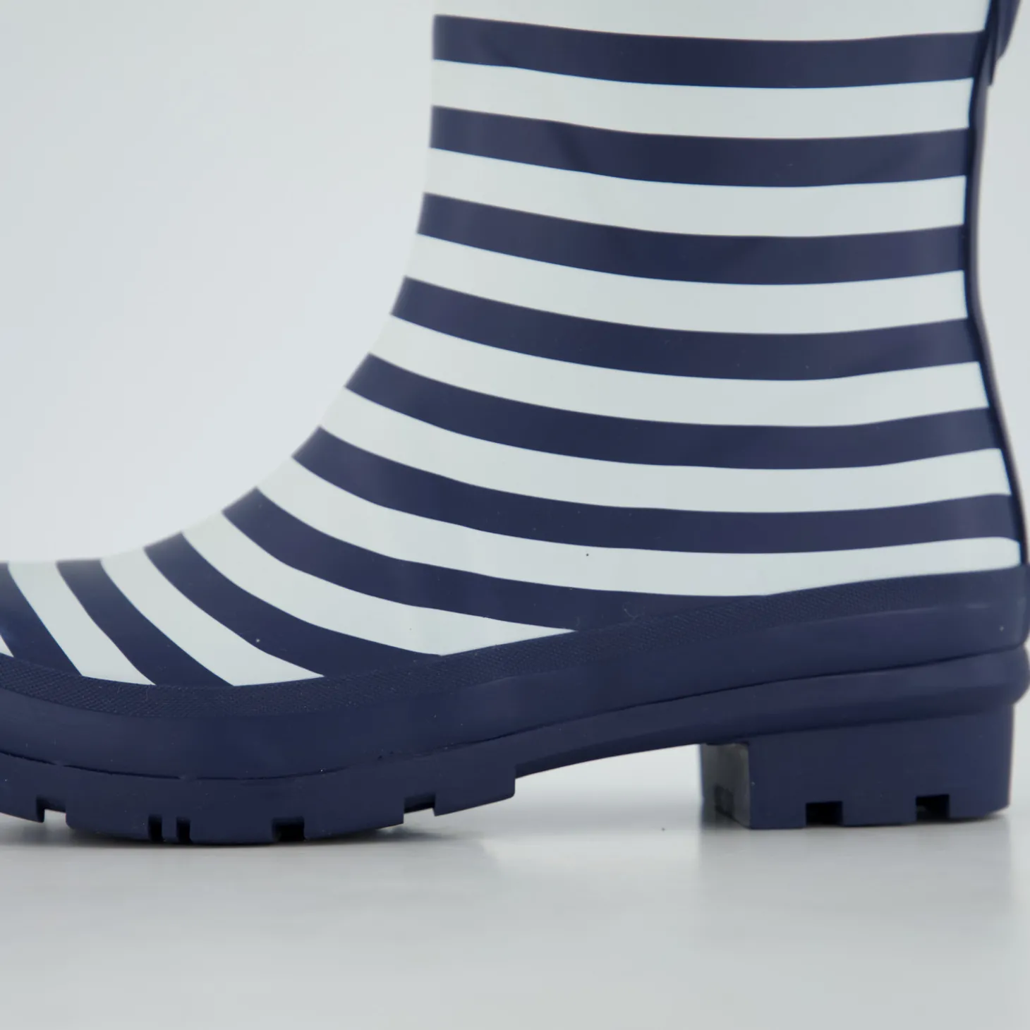 Mid Stripe