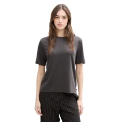 Modern fluent t-shirt