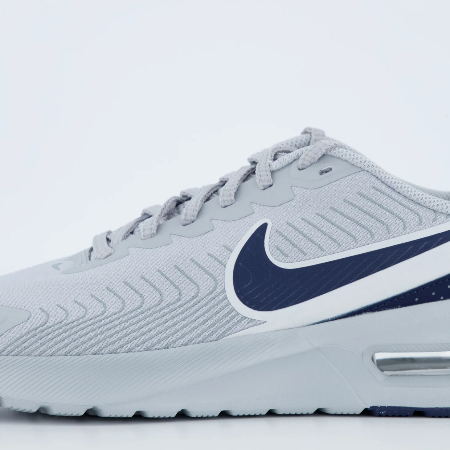 NIKE AIR MAX NUAXIS