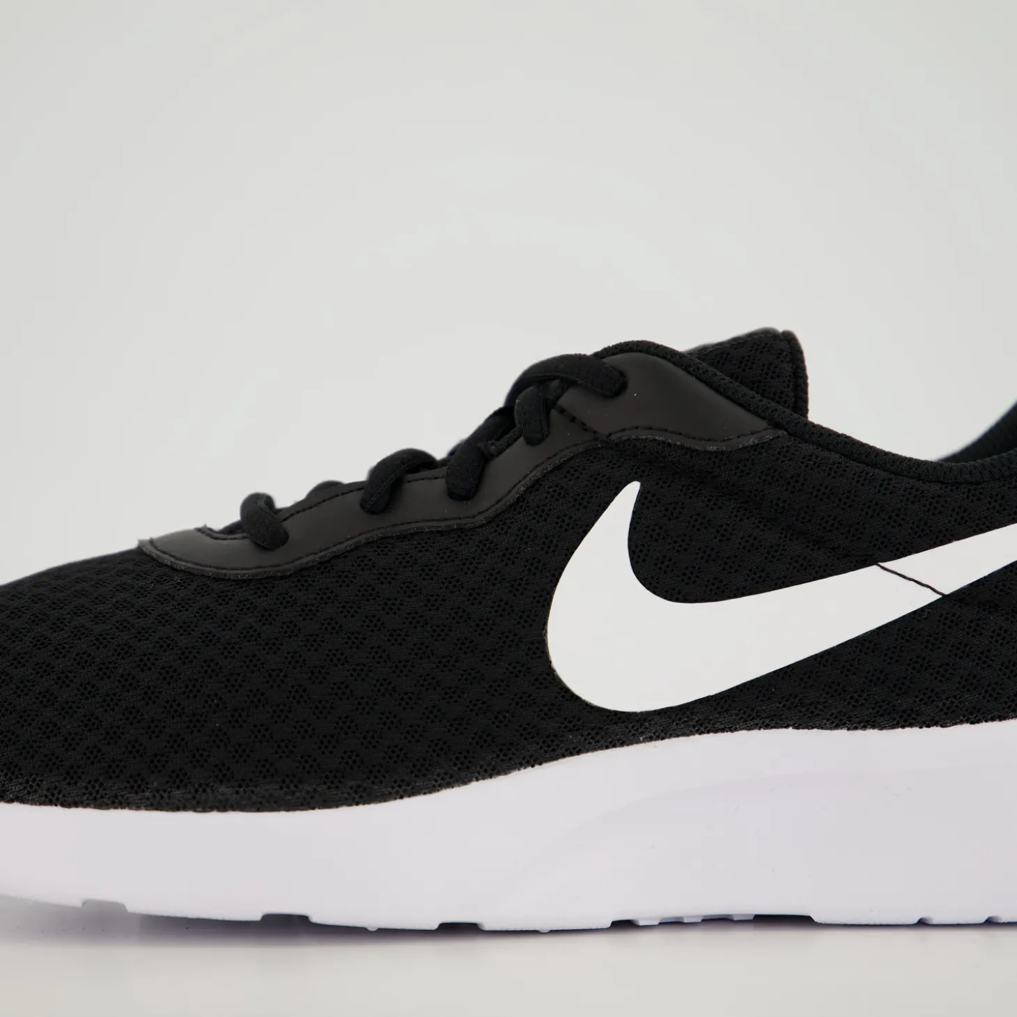 NIKE TANJUN MEN-S SHOES