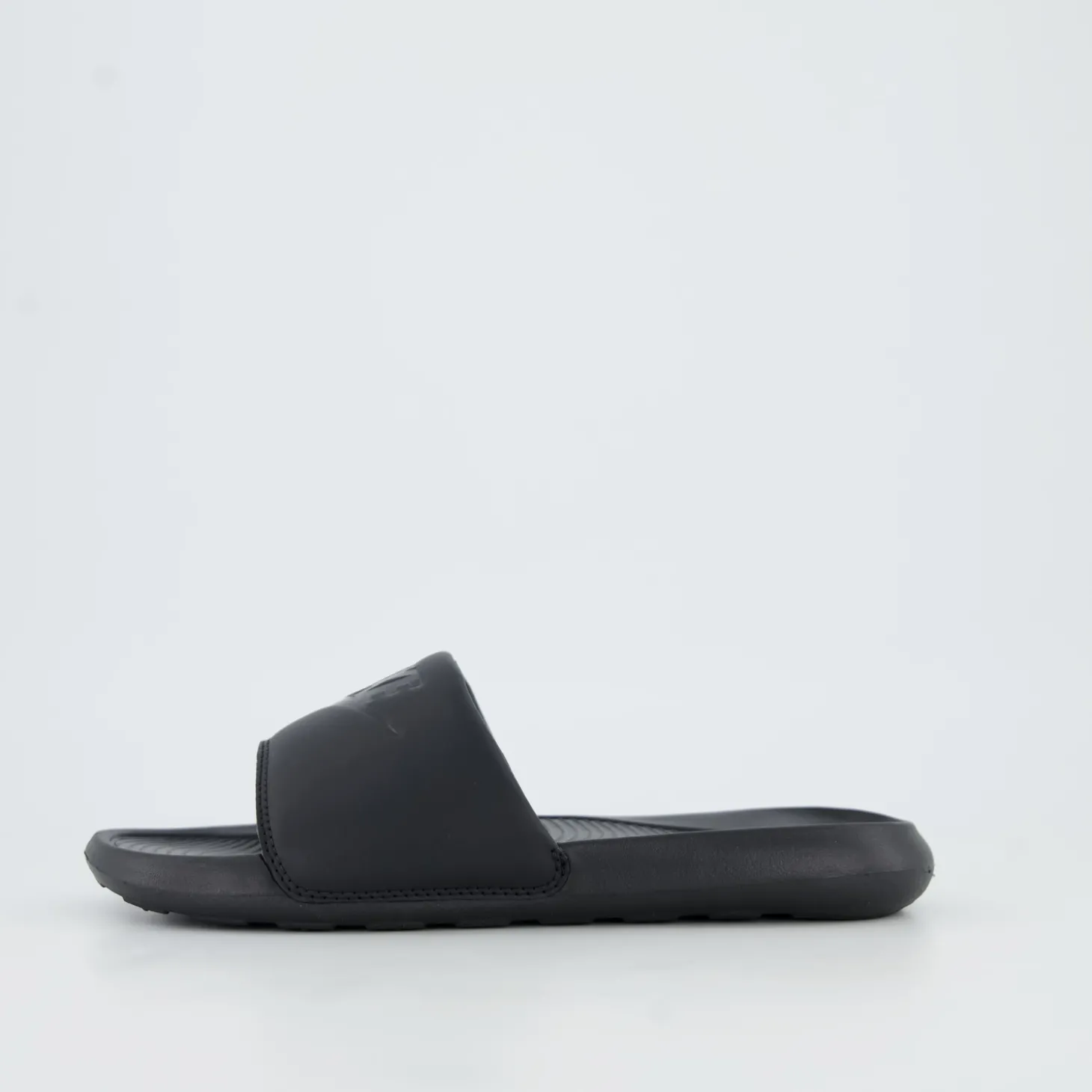 NIKE VICTORI ONE SLIDE