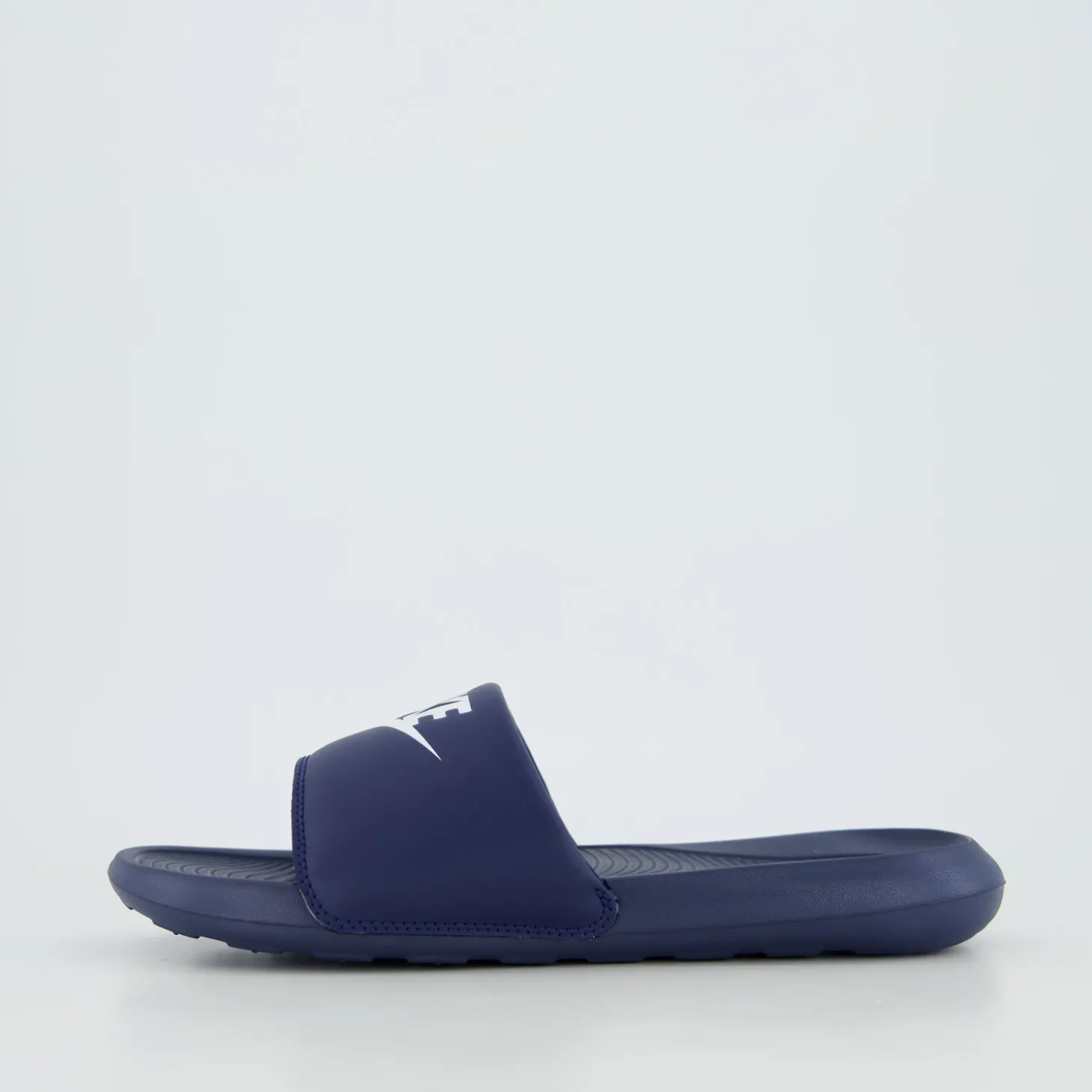 NIKE VICTORI ONE SLIDE