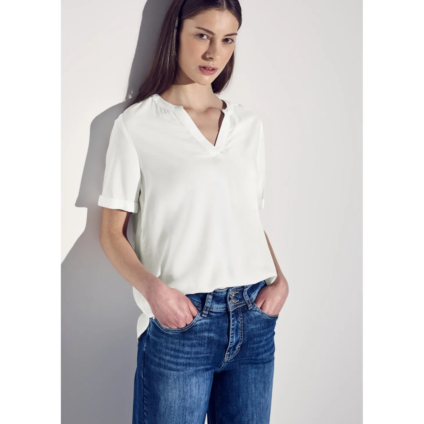 QR Splitneck blouse w turn-up