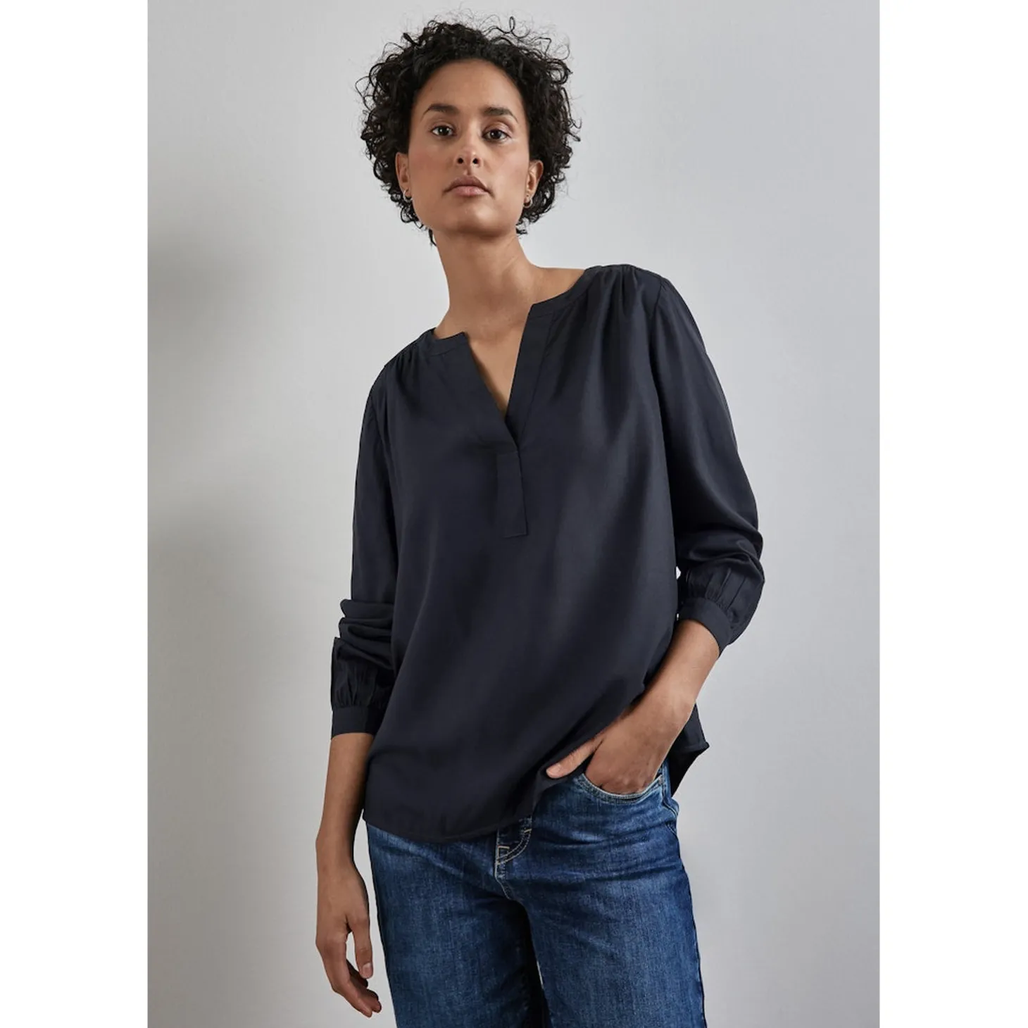 QR Splitneck tunic blouse