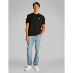 SERIF FONT GRAPHIC TEE