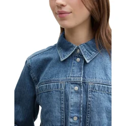 Short denim shirt with pockets
