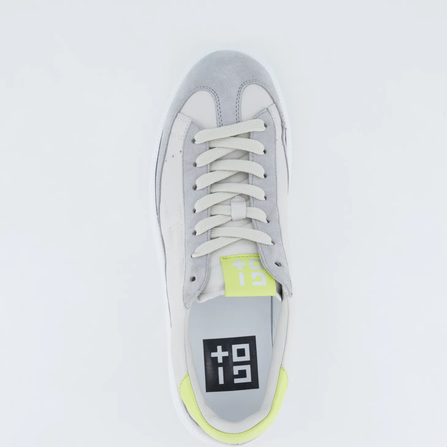 Sneaker