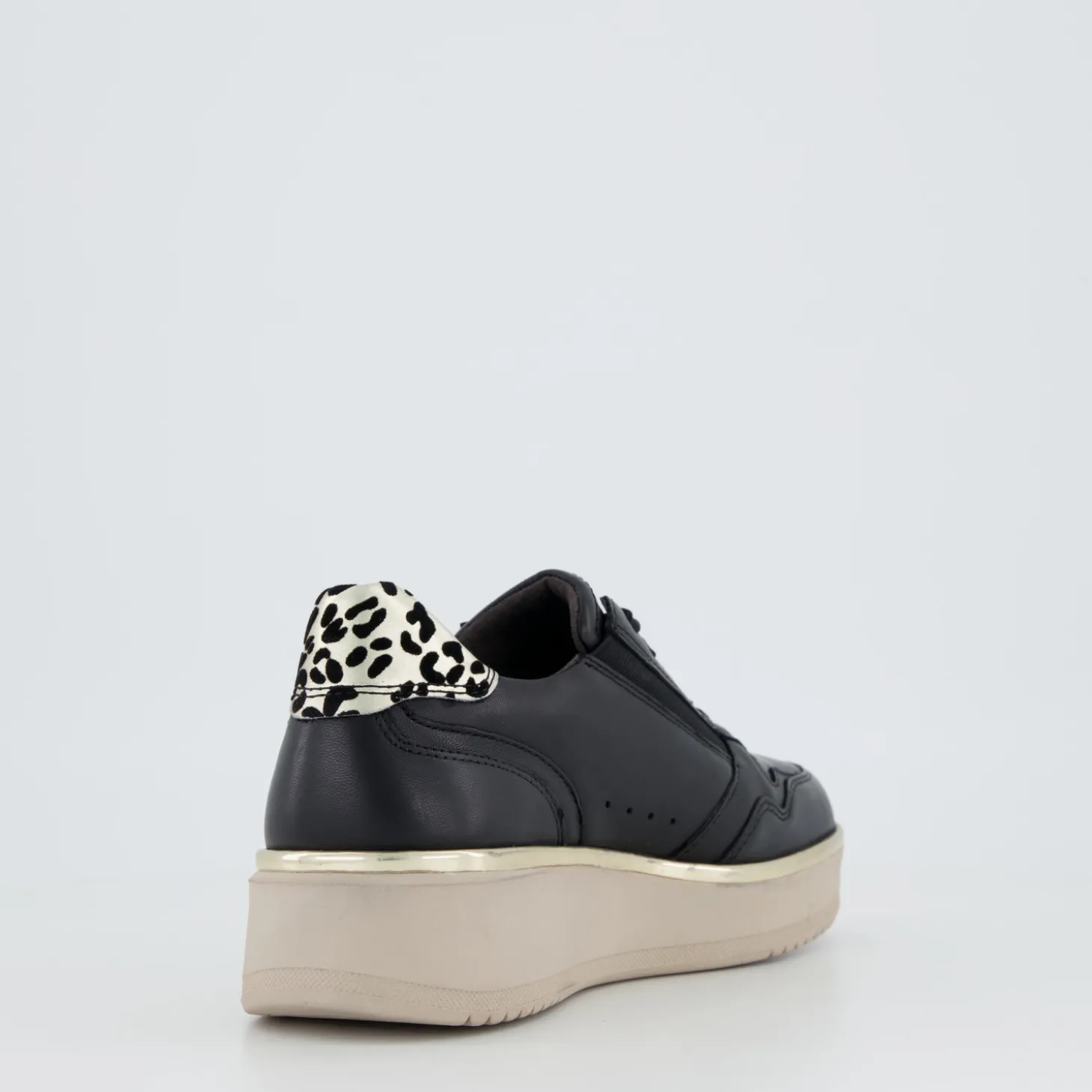 Sneaker