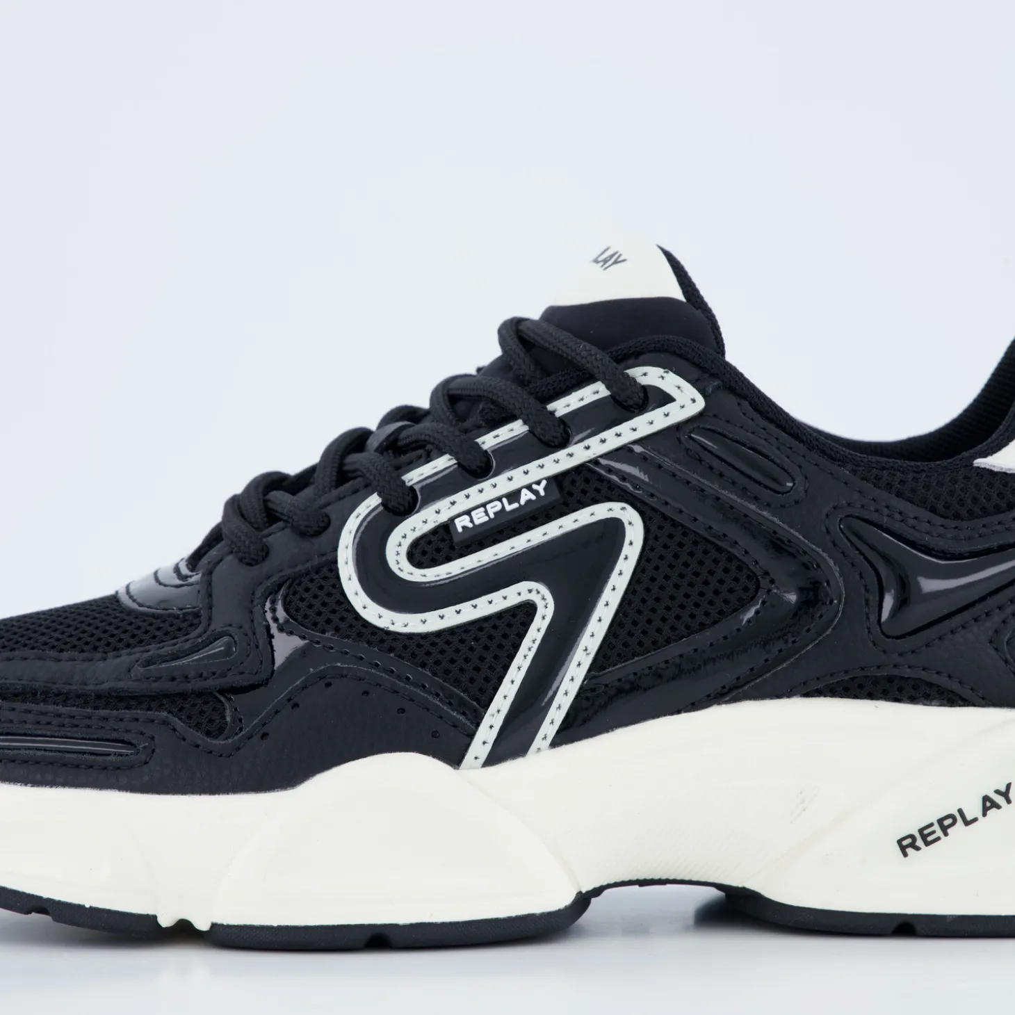 Sneaker