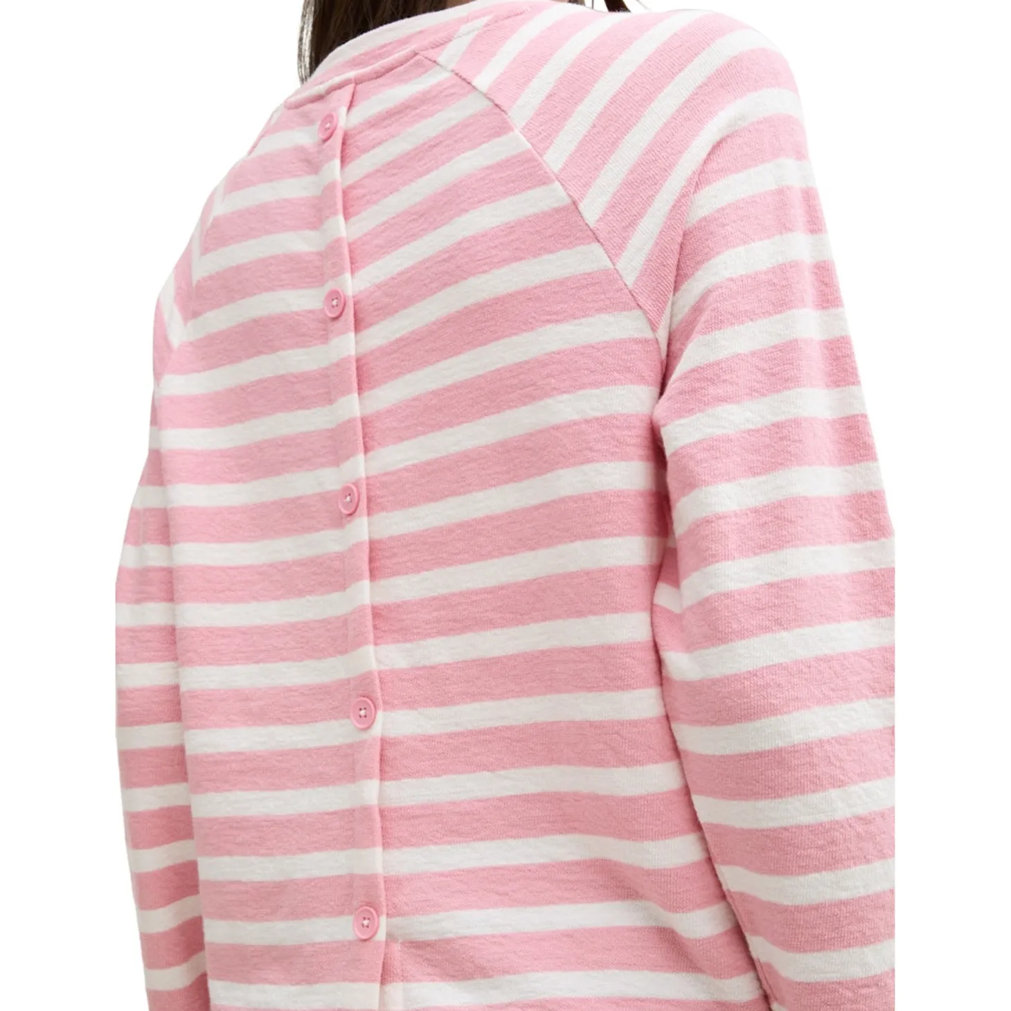 Structure T-shirt with buttons