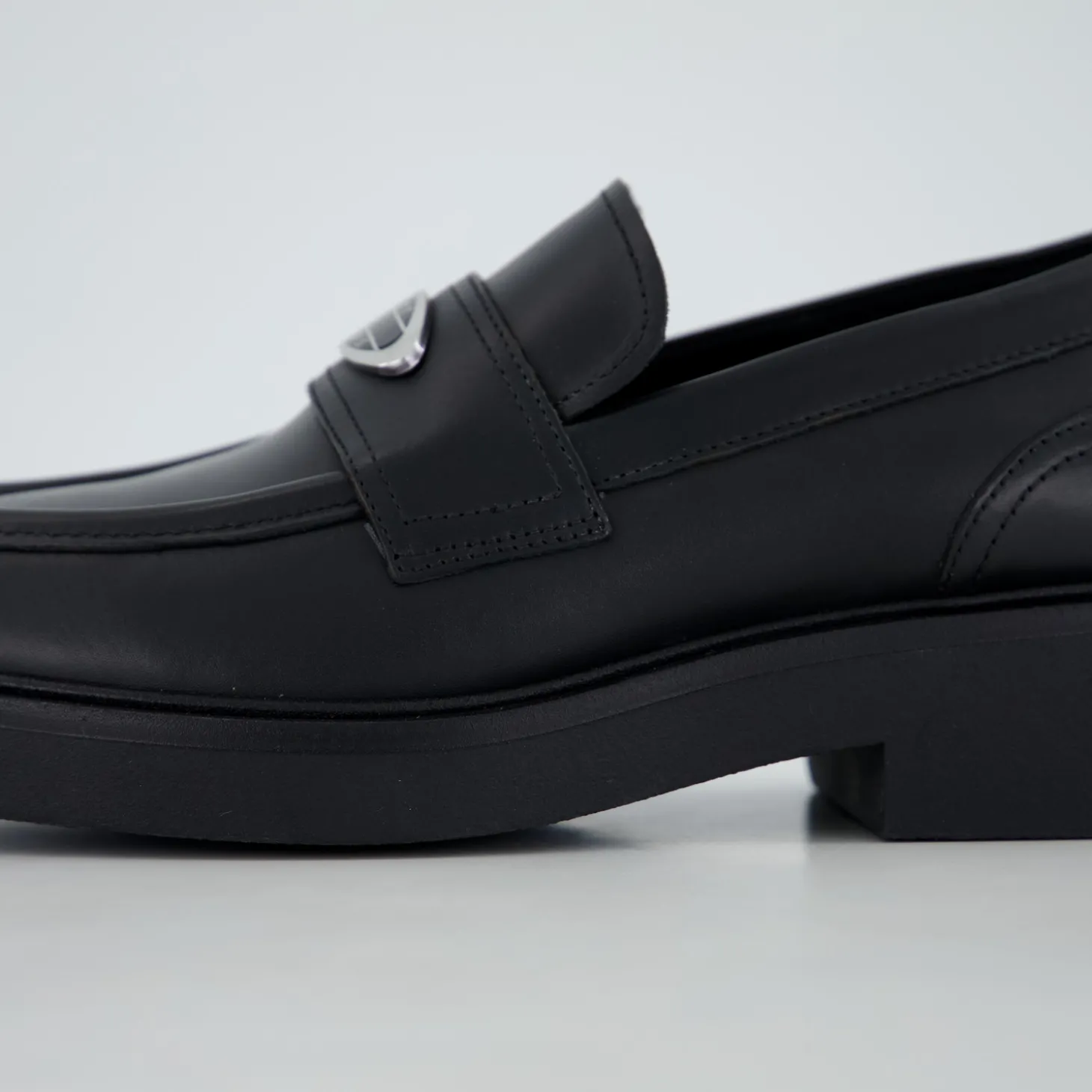 TJW FLAT LOAFER