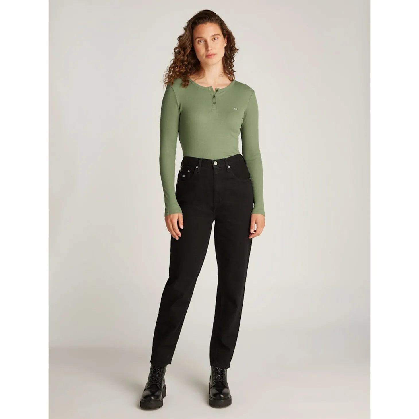 TJW SLM BUTTON RIB C-NECK LS E