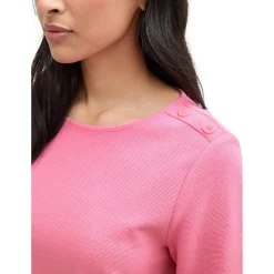 T-shirt structured