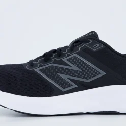 460 V4